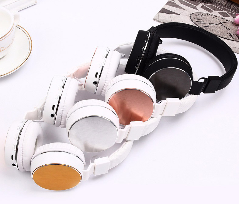 Microphones Bluetooth Headphones with Micro SD Slot + FM radio was